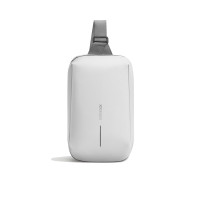 blanc cassé, gris (± PMS Cool Grey 3/ ± PMS Cool Grey 5)